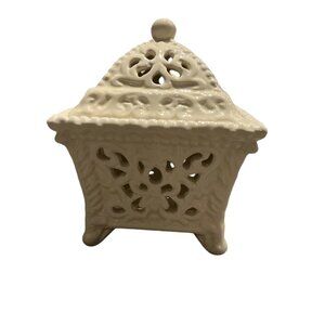KIRKLAND'S Small Potpourri Dish With Lid Ceramic Cream Colour 4.5" Square